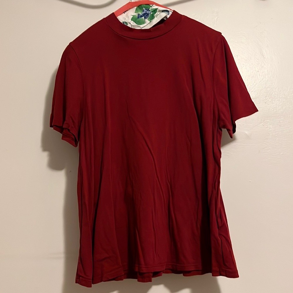 Red short sleeve tshirt